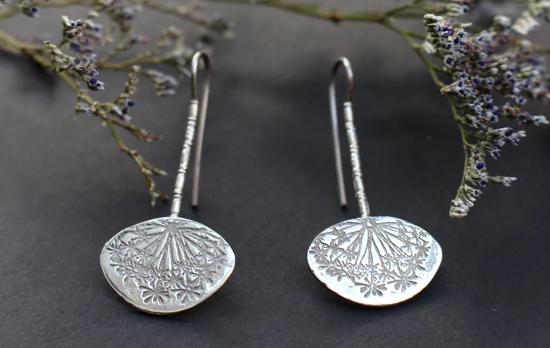 Diente de león, aretes vilanos de la flore en plata
