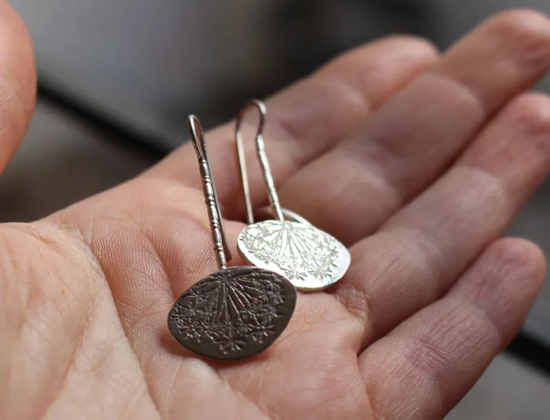 Diente de león, aretes vilanos de la flore en plata