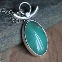 Diosa de la tierra, collar Venus en plata y crisoprasa
