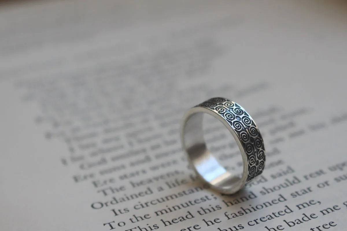 Dwennimmen, anillo adinkra africano en plata