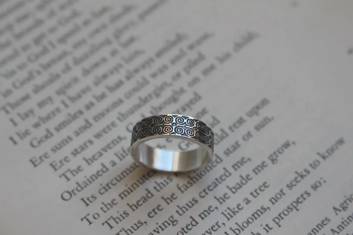 Dwennimmen, anillo adinkra africano en plata