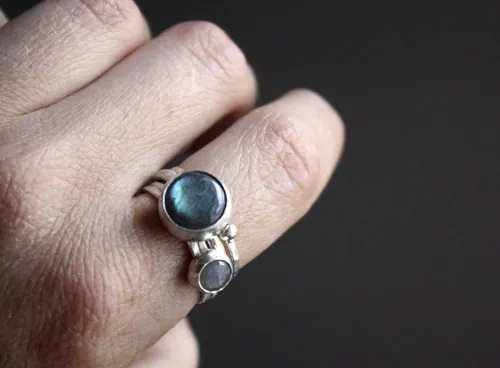 Eclipse lunar, anillo apilable noche de verano en plata y labradorita