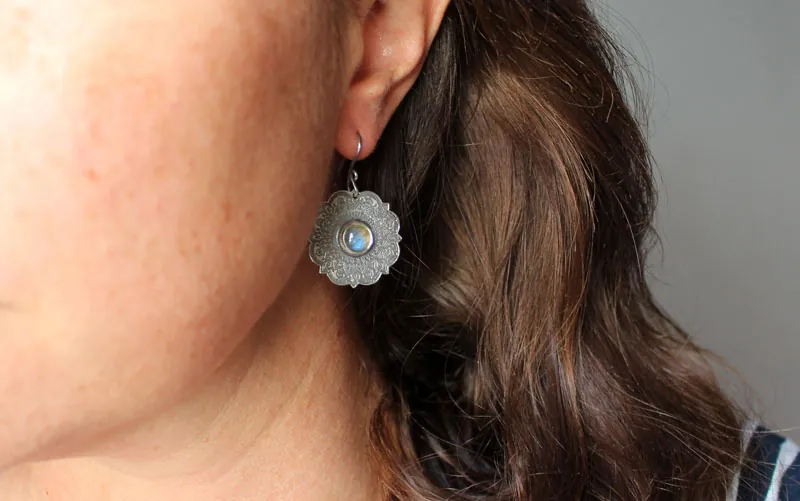El aire, aretes mandala aéreo en plata y labradorita