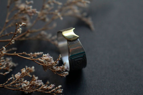 El anillo de la druidesa, anillo lunar celta en plata y latón