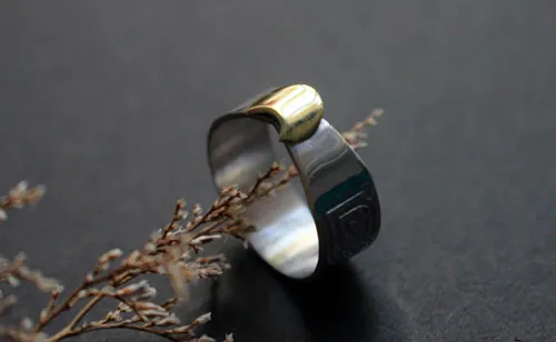 El anillo de la druidesa, anillo lunar celta en plata y latón