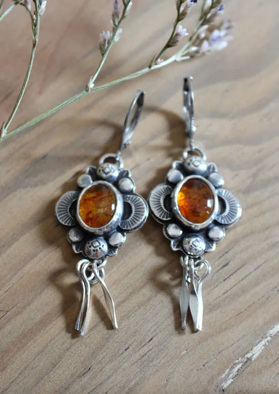 El canto de las luciérnagas-ámbar, aretes luz nocturna en plata y ámbar