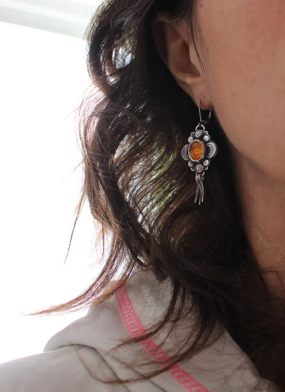 El canto de las luciérnagas-ámbar, aretes luz nocturna en plata y ámbar