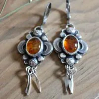 El canto de las luciérnagas-ámbar, aretes luz nocturna en plata y ámbar