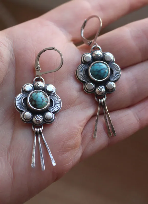 El canto de las luciérnagas tonos turquesa, aretes guía insecto en plata y turquesa