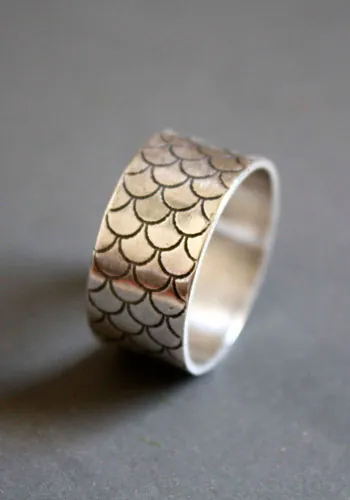 El canto de las sirenas, anillo escamas de pez en plata
