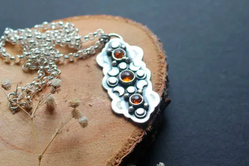 El ciclo de las estaciones, collar equinoccio de otoño en plata y ámbar