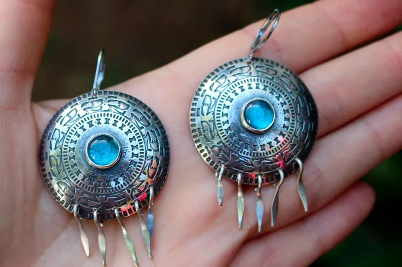 El cóndor pasa, aretes de ave de los Andes en plata y zircón azul