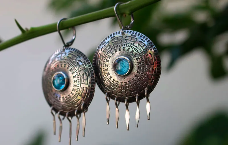 El cóndor pasa, aretes de ave de los Andes en plata y zircón azul