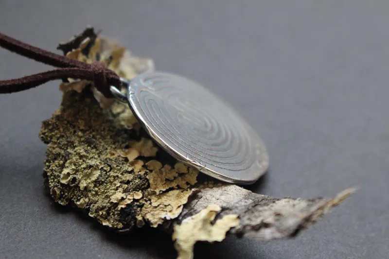 El laberinto de Cnosos, collar moneda griega de plata