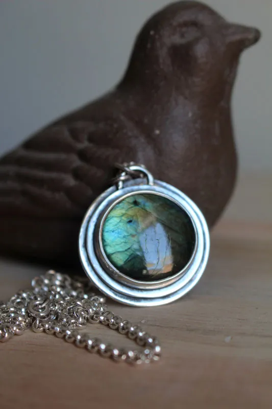 El ojo de la naturaleza, collar druídico en plata y labradorita