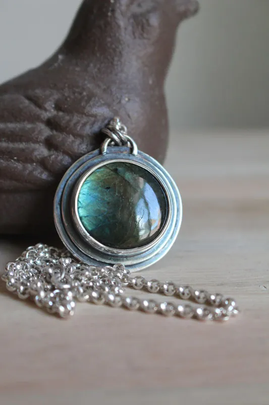 El ojo de la naturaleza, collar druídico en plata y labradorita
