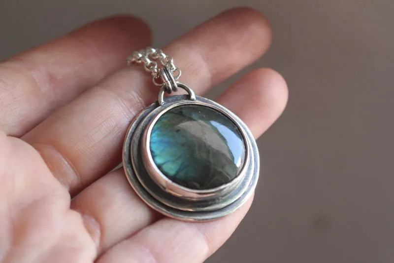 El ojo de la naturaleza, collar druídico en plata y labradorita