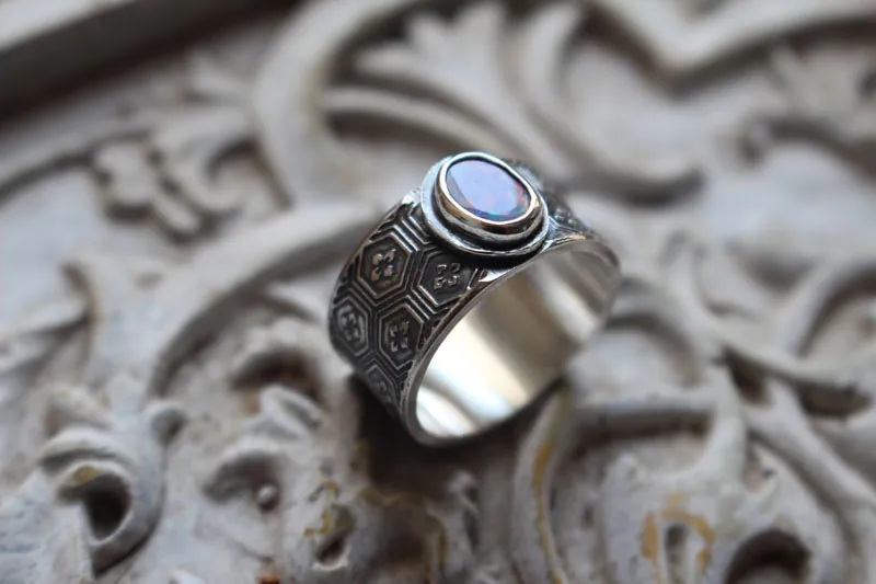 El pantano que reflejaba las estrellas, anillo naturaleza japonesa en plata y ópalo