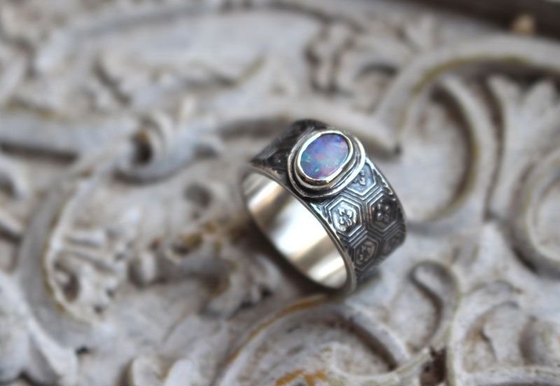 El pantano que reflejaba las estrellas, anillo naturaleza japonesa en plata y ópalo
