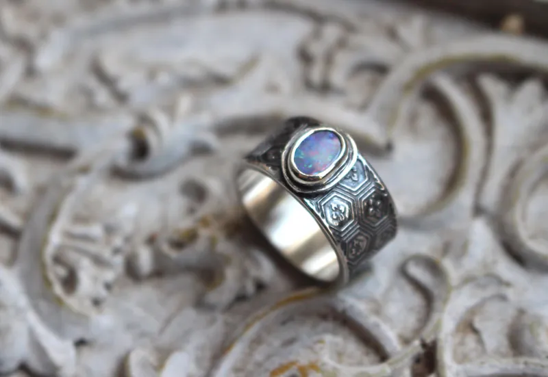 El pantano que reflejaba las estrellas, anillo naturaleza japonesa en plata y ópalo