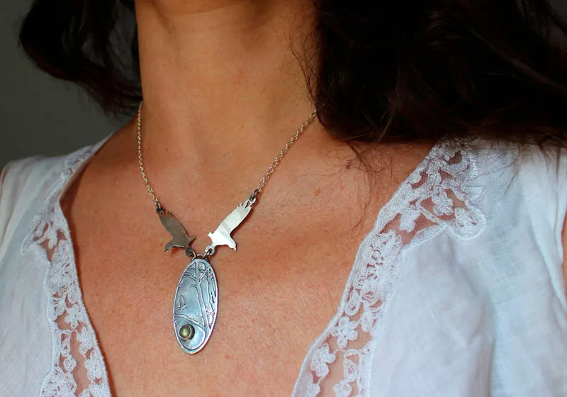 El reino de los pájaros, collar cuervos en plata y labradorita