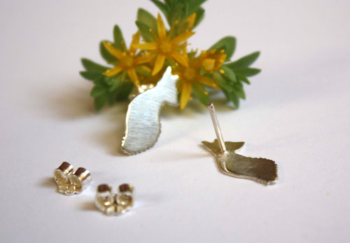 El zorro de El Principito, aretes tipo broquel inspirados en Saint-Exupéry en plata