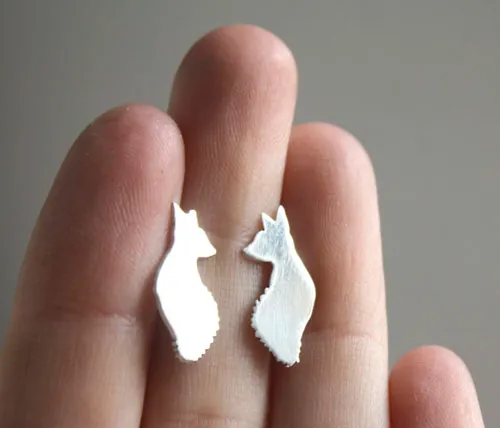 El zorro de El Principito, aretes tipo broquel inspirados en Saint-Exupéry en plata