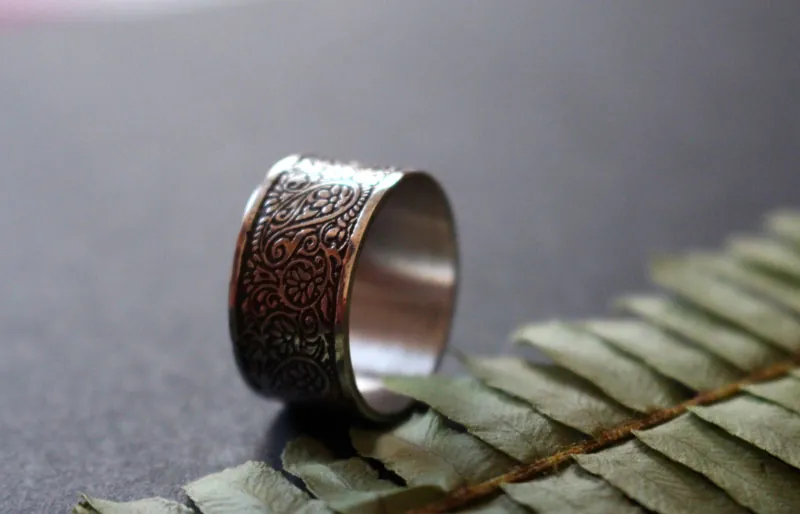 En la ruta de la seda, anillo cachemir oriental en plata