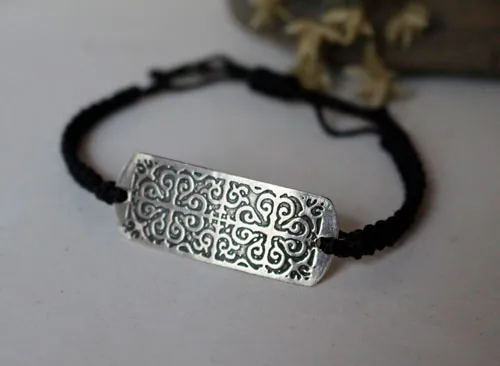 Enguerrand, pulsera medieval en plata y macramé