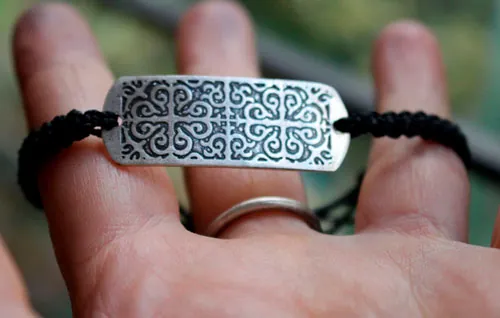 Enguerrand, pulsera medieval en plata y macramé