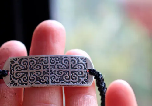 Enguerrand, pulsera medieval en plata y macramé