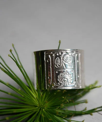 Enluminura medieval, anillo iluminura de la Edad Media en plata