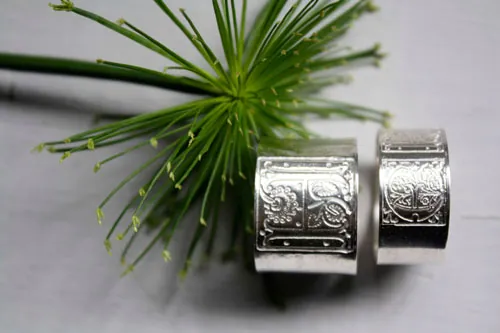 Enluminura medieval, anillo iluminura de la Edad Media en plata