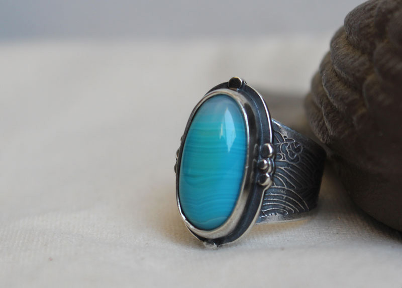 Entre el cielo y el mar, anillo náutico en plata y ágata azul