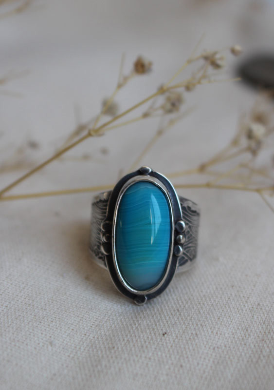 Entre el cielo y el mar, anillo náutico en plata y ágata azul