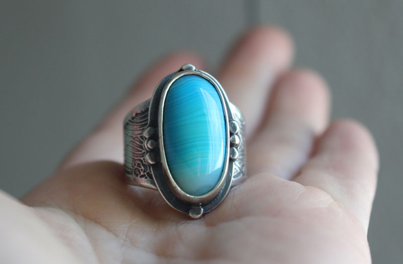 Entre el cielo y el mar, anillo náutico en plata y ágata azul