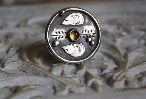 Erizo de otoño, anillo tótem animal en plata y citrino