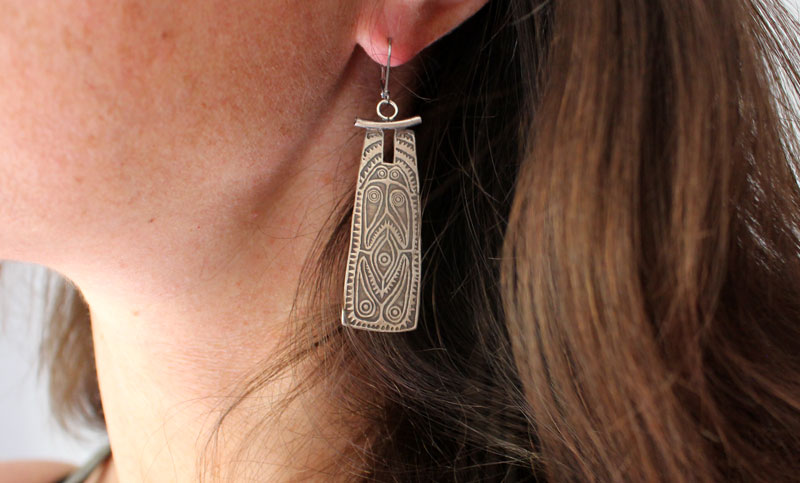 Escudo oceánico, aretes escudo tribal en plata