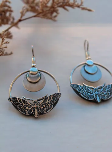 Esfinge, aretes mariposas nocturnas y luna en plata