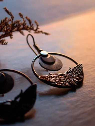 Esfinge, aretes mariposas nocturnas y luna en plata