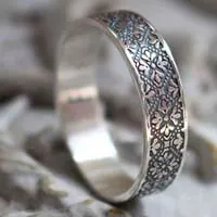 Esmée, anillo flores medievales en plata