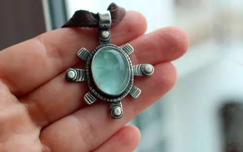 Estrella, collar celeste en plata y fluorita