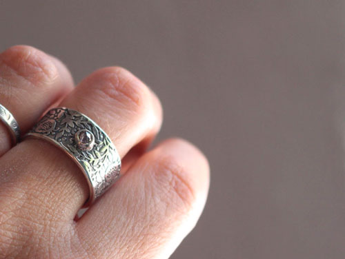 Eternity, pomegranate ring in silver and diamond