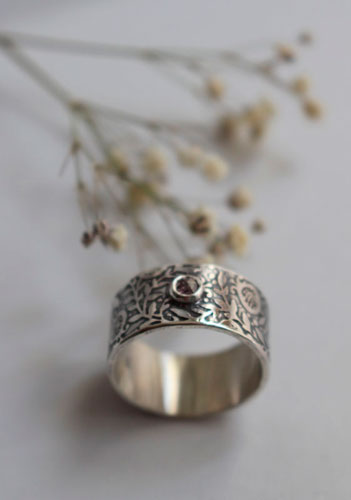 Eternity, pomegranate ring in silver and diamond