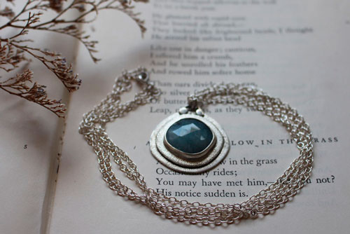 Eye of the sea, marine life necklace in silver and aquamarine