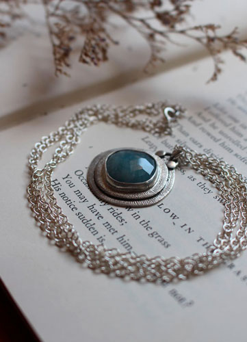 Eye of the sea, marine life necklace in silver and aquamarine