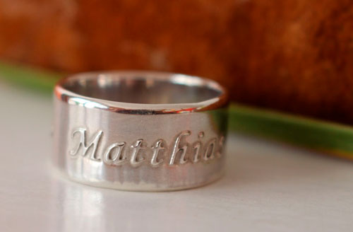 Family bond, personalized raised names ring in sterling silver