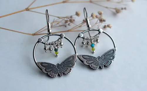 Farandole, aretes mariposa en plata, ágata amarilla, ágata verde y amazonita
