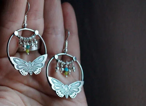 Farandole, aretes mariposa en plata, ágata amarilla, ágata verde y amazonita