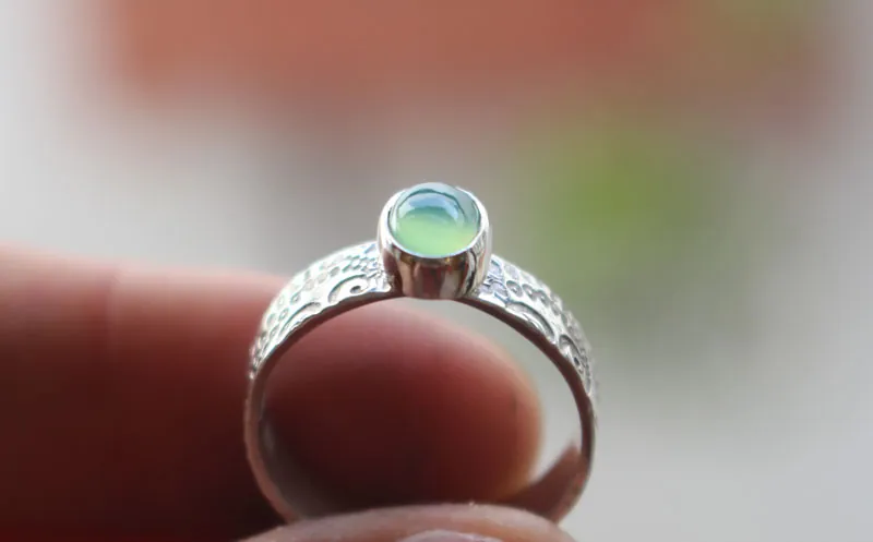 Filicopsida, anillo helecho en plata y crisoprasa